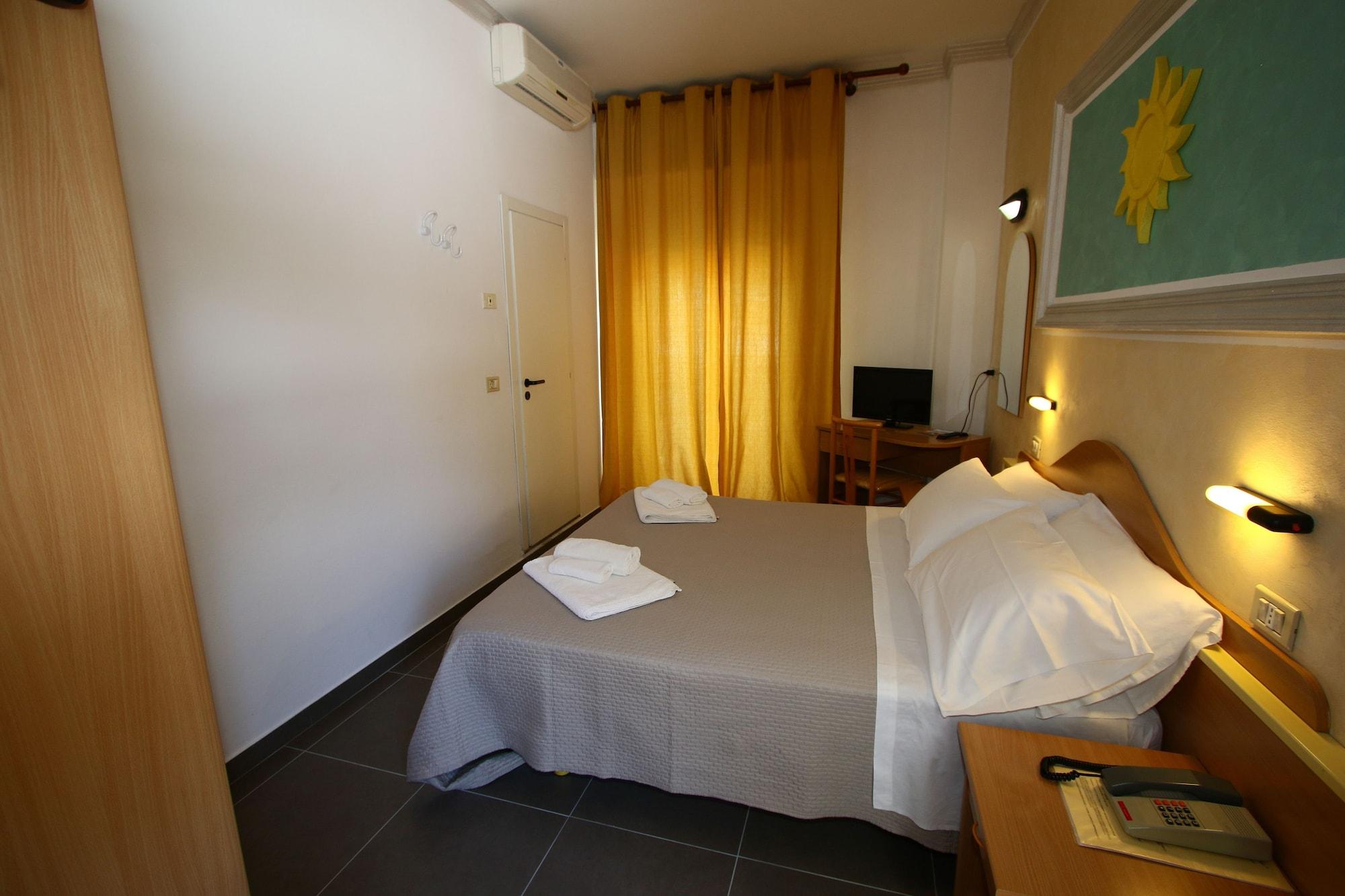 Hotel De Amicis Riccione Exterior foto