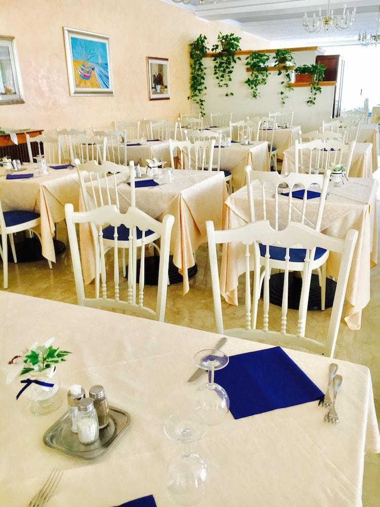Hotel De Amicis Riccione Exterior foto