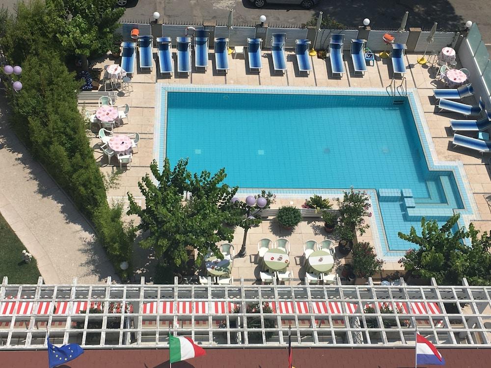 Hotel De Amicis Riccione Exterior foto