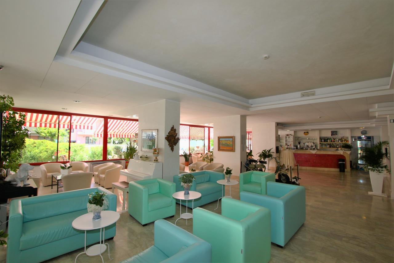 Hotel De Amicis Riccione Exterior foto